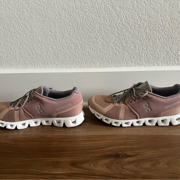 On Running Women's Pink and Gray Athletic Shoes - Picture 2 of 4